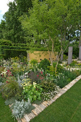 teresting large scale garden with architectural features and a colourful flower borderDHD-CH11-6131-96