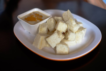 Tofu fried tofu Is a food from soy, a food that looks ordinary but very useful.