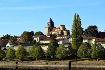 Fototapeta na wymiar Eglise de Pont Du Château 