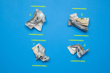 Billetes de dinero arrugado, billetes de cinco euros. Dinero caducado