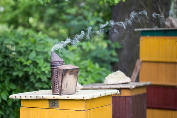 fumigation of bees - a device for making smoke used in beekeeping during honey extraction