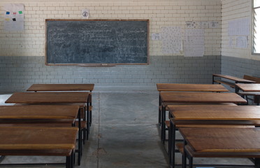 Klassenraum einer Schule in Mosambik mit Handyverbot