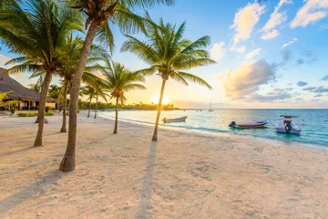 Zelfklevend Fotobehang Akumalbaai - Caraïbisch wit strand in Riviera Maya, kust van Yucatan en Quintana Roo, Mexico © Simon Dannhauer