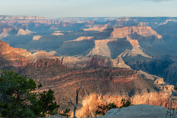 The rising sun over the grand canyon near Yavapai Point, on the southern Rim.