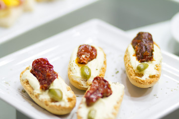 crostini with cottage cheese and cherry tomatoes