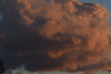 nuages dans un couché de soleil