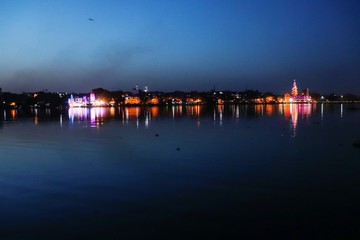 Naklejka premium night view of the city