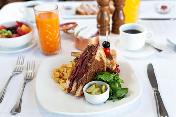 Sándwich de Pastrami