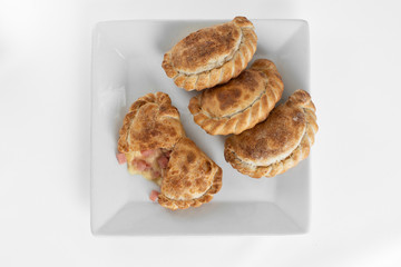 Empanadas Jamón y Queso 