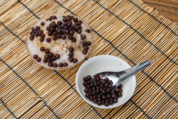 アジアの黒糖かき氷　Shaved ice of Asian black honey