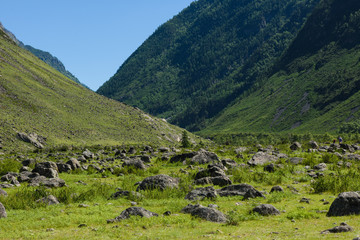 Fototapeta na wymiar Chulishman valley in mountain Altay the road to Uchar