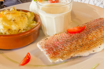 Filet de rouget et gratin