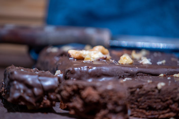  Exquisite chocolate and nut cake to enjoy with a cup of tea at 5:00 p.m. 