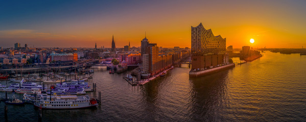 Sonnenaufgang Elbphilharmonie Hamburg