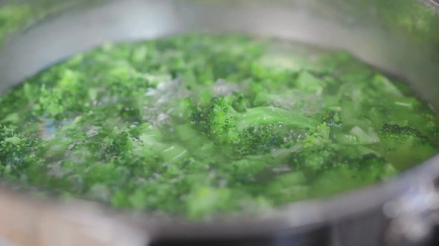 Preparing healthy food - MALM FILM
