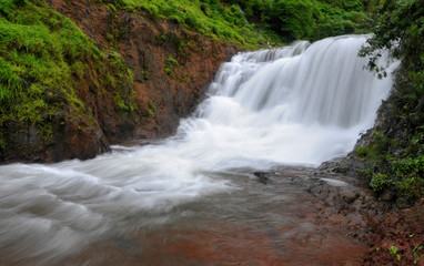 Fototapeta na wymiar Waterfall near Koynanagar Village, Maharashtra, India