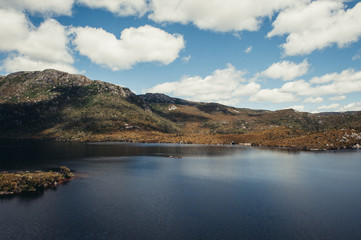 Naklejka premium Cradle Mountain lake hiking Tasmania Australia