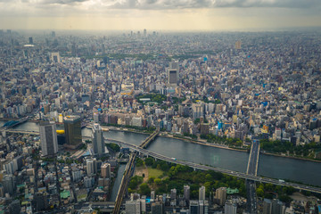 Obraz premium Tokyo - May 20, 2019: Panoramic view of Tokyo seen from the Tokyo Skytree tower in Tokyo, Japan