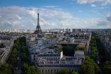 Fototapeta na wymiar Paris de azul