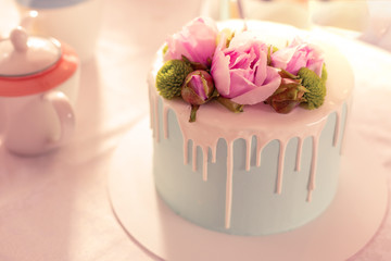 Obraz na płótnie Canvas Close up of amazing delicious colorful wedding cake