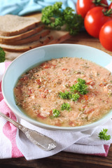 Stracciatella tomato soup: parsley, eggs and parmesan cheese