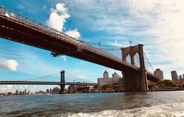 Brooklyn Bridge vs. Manhattan Bridge, New York