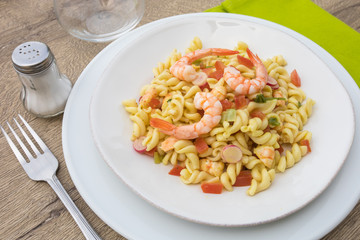 salade de pâtes aux crevettes