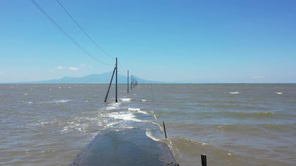 A road that sinks into the sea at high tide (Nagabeta-Kaisyouro)