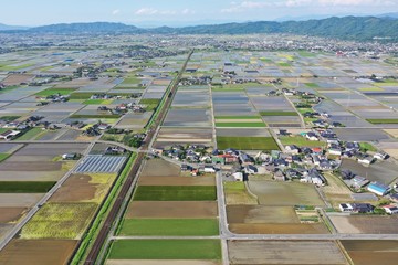 It is a rich rural area of ​​a regional city.