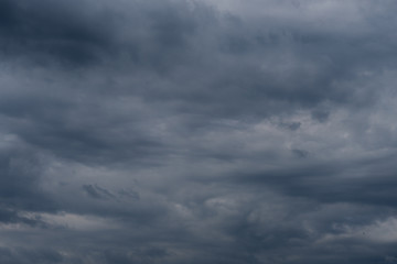 Obraz premium Blue storm clouds before the rain, dramatic sky