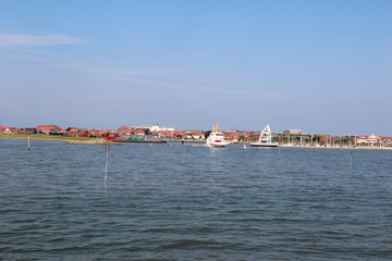 die skyline von juist auf der nordsee insel juist deutschland fotografiert an einem sonnigen tag w&auml;hrend eines spaziergangs