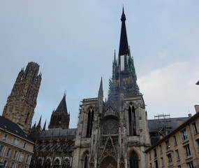 Le coté la cathédrale de Rouen.