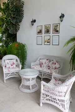 White Wicker Furniture