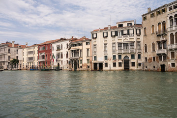 Fototapeta na wymiar Häuser in Venedig