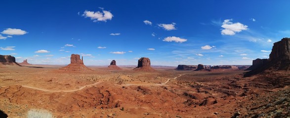 Fototapeta na wymiar Panorama at Monument Valley Red Indian Rocks