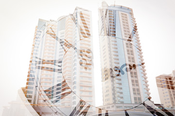Fototapeta na wymiar DUBAI, UNITED ARAB EMIRATES - NOVEMBER 06, 2018: Cityscape with modern buildings