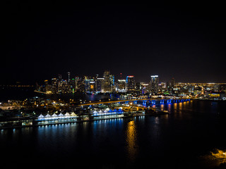 Obraz premium Downtown Miami at night from a drone aerial view
