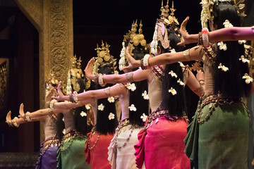 Fototapeta premium Taniec Apsara Khmerów przedstawiający epos Ramajany w Siem Reap w Kambodży.