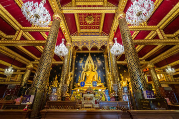 Fototapeta na wymiar Beautiful Golden Buddha statues at Wat Phra Si Rattana Mahathat also colloquially referred to as Wat Yai is a Buddhist temple (wat) It is a major tourist attraction Phitsanulok,Thailand.