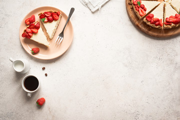 Cheese cake with strawberries