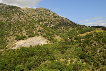 Fototapeta na wymiar berge in der nähe von argiropoli auf kreta, griechenland