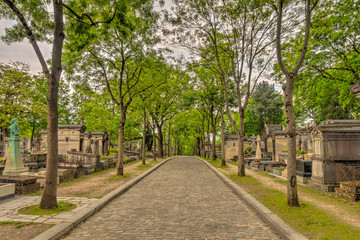 Fototapeta na wymiar Père Lachaise Cemetery in Paris