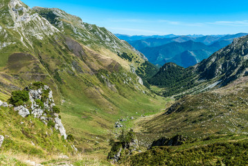France, Pyrenees Ariegeoises Regional Nature Park, Bassies lakes hiking trail, vallee de Saleix, GR 10
