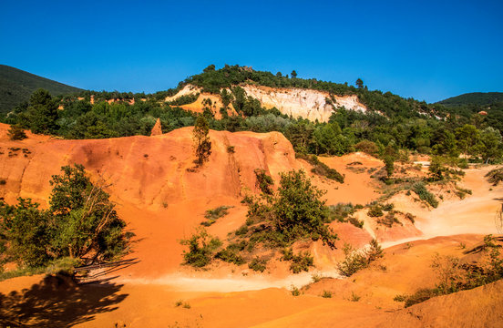 France, Vaucluse, Rustrel, Provencal Colorado landscape