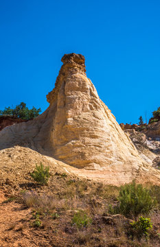 France, Vaucluse, Rustrel, Provencal Colorado landscape