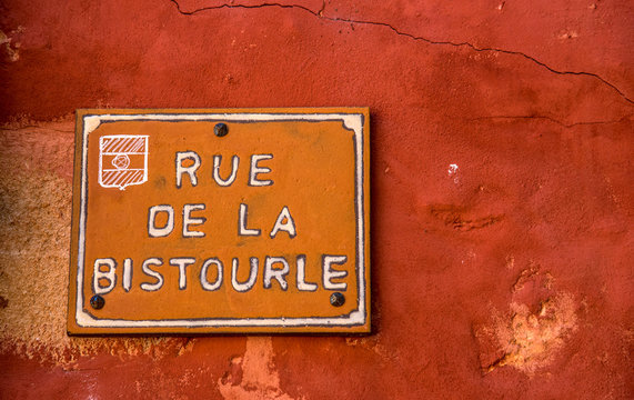 France, Vaucluse, village of Roussillon, "rue de la Bistourle" street sign (Plus Beaux Villages de France - Most Beautiful Villages of France)