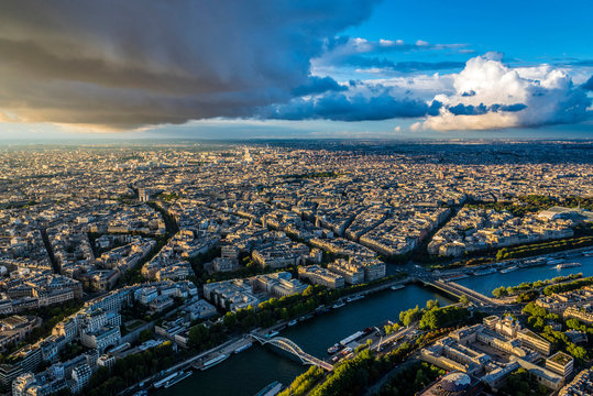 France, Paris, view from the Eiffel Tower toward the north (Seine river, passerelle Debilly, pont de l'Alma, Palais de Tokyo, Arc de Triomphe de l'Etoile, Porte de Clichy courthouse)