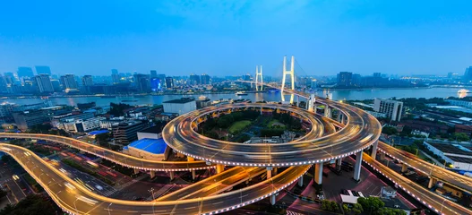 Foto auf Acrylglas Helix-Brücke schöne Nanpu-Brücke bei Nacht, überquert den Huangpu-Fluss, Shanghai, China