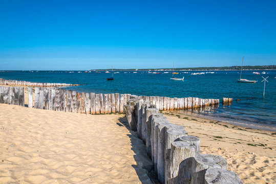 France, Gironde, Arcachon Bay, Ponte du Cap-Ferret, an a groin to limit the movement of the shoal of la Conche du Mimbeau
