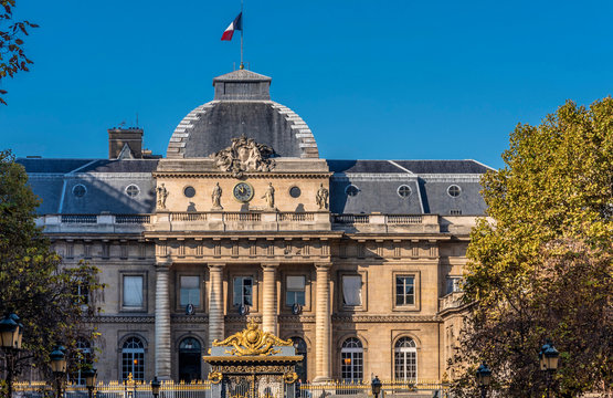 France, Paris, 4th arrondissement, Ile de la Cite, Palais de Justice (courthouse) seen from the Boulevard du Palais